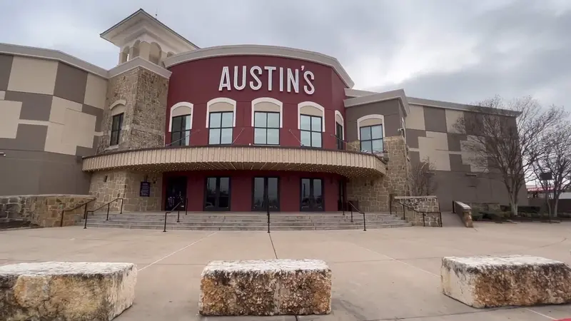Austin's Park n' Pizza
