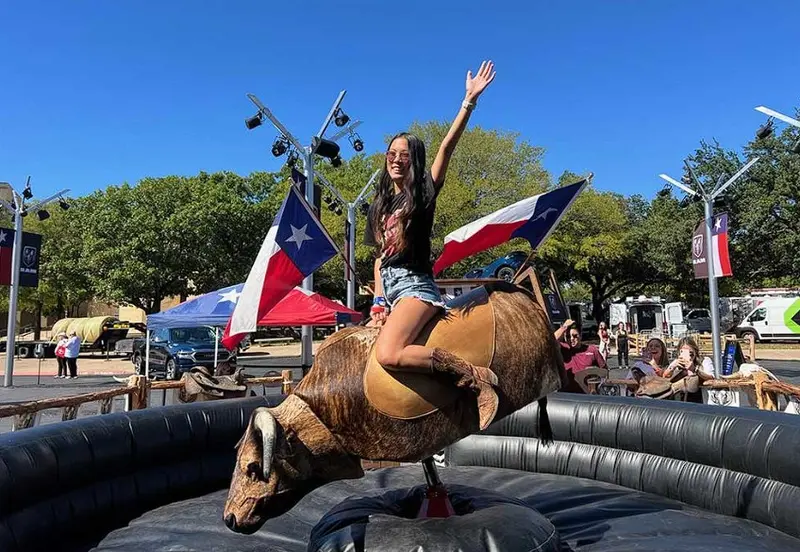 Texan Mechanical Bull gallery 3