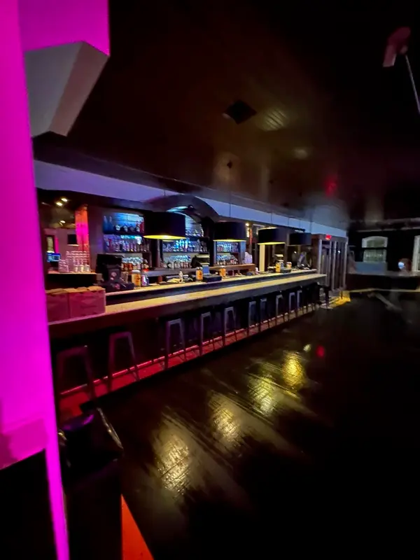 Thirsty's gallery 4