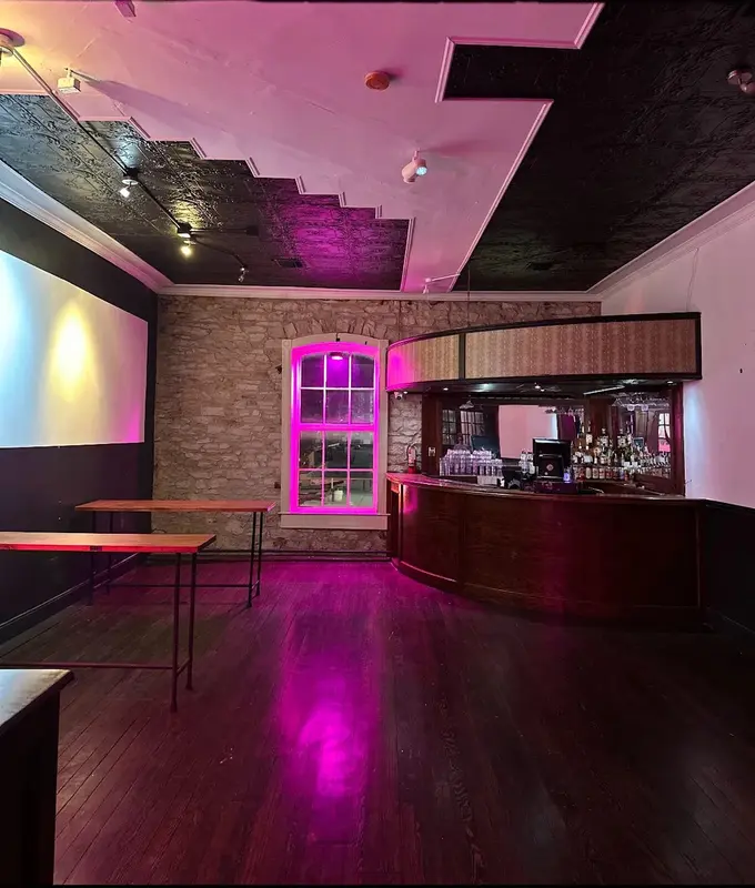 Thirsty's gallery 5