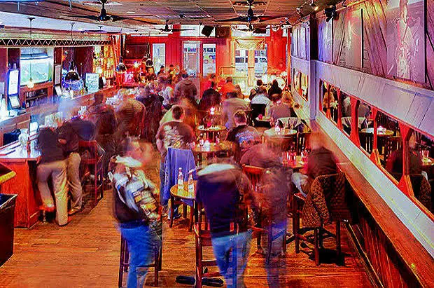 Friends Bar gallery 2