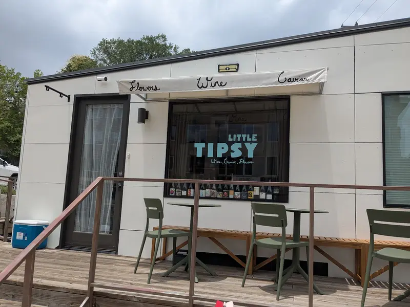 Little Tipsy gallery 2