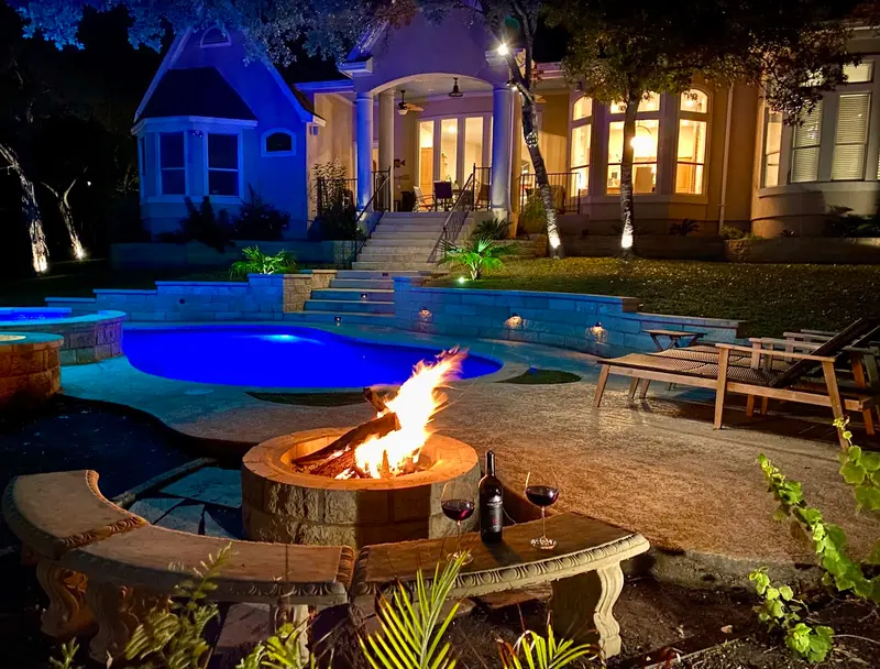 Noble Luxury Lake House Vacation Rental, Event & Wedding Venue on Lake Travis gallery 4