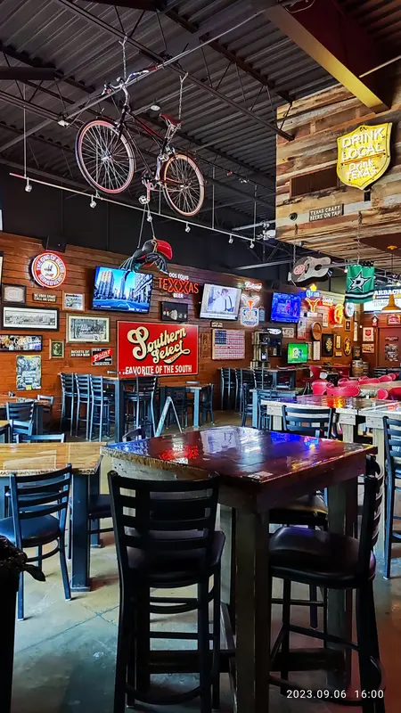 Little Woodrow's Tech Ridge gallery 4