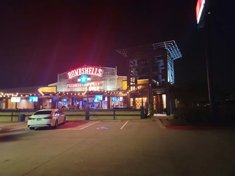 Bombshells Restaurant & Bar