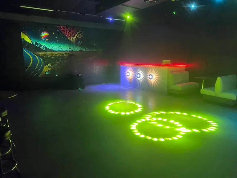 The Atomic Heart Lounge