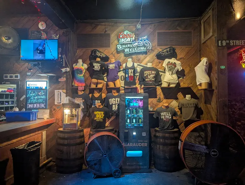 Coyote Ugly Saloon gallery 3