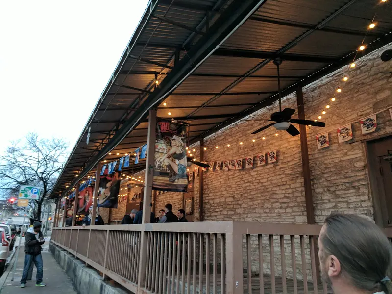 Coyote Ugly Saloon gallery 4