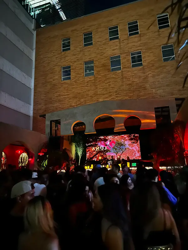 LUNA Rooftop gallery 2