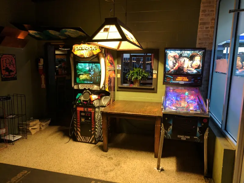Knomad Bar gallery 2