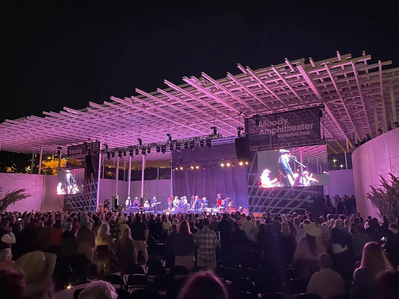 Moody Amphitheater gallery 3