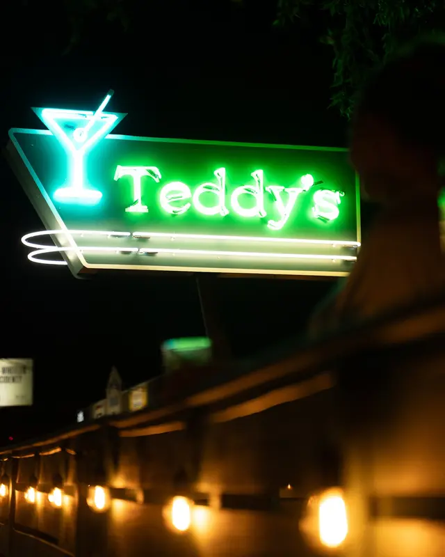Teddy's Bar gallery 3