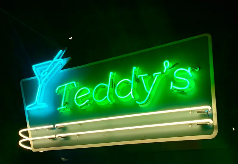 Teddy's Bar gallery 5