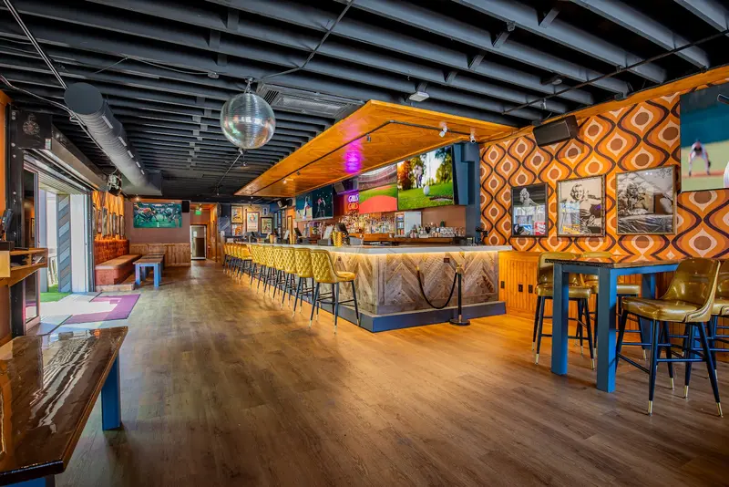 Woody's Bar gallery 2
