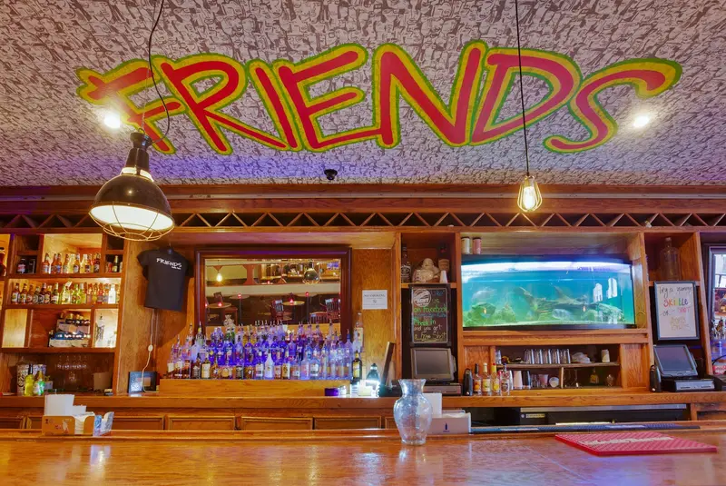Friends Bar gallery 2