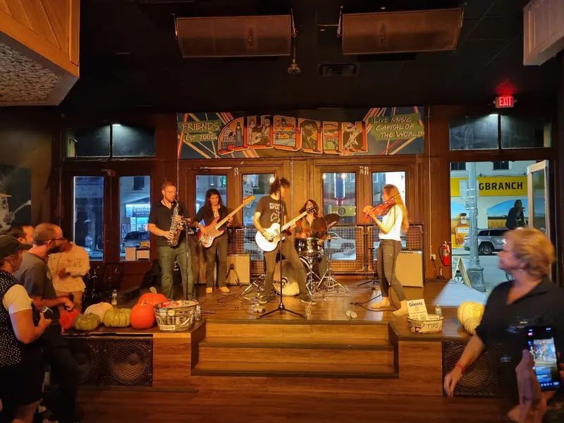 Friends Bar gallery 5