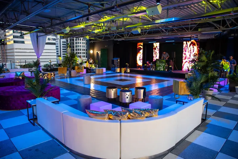 SKYBOX on 6th gallery 2