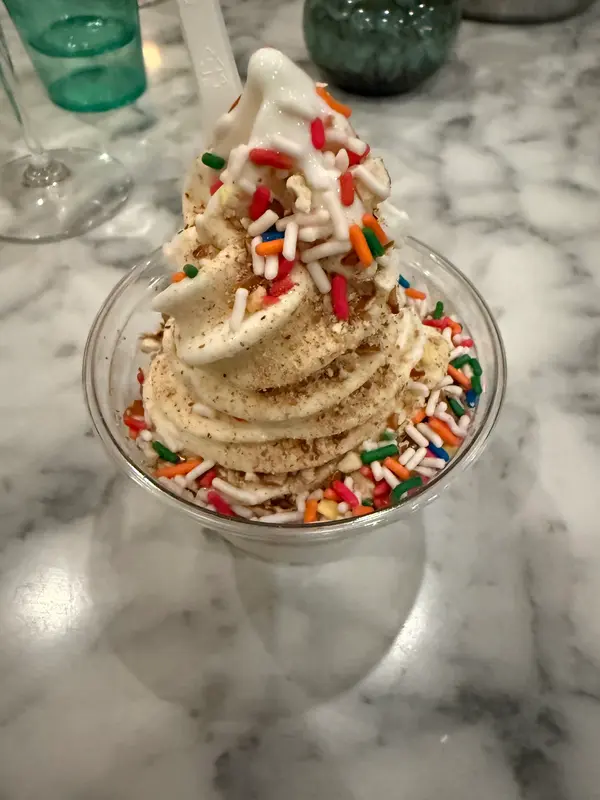 Flo’s Wine Bar and Bottle Shop gallery 4